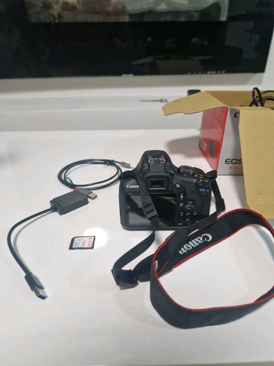 Canon eos 2000D - Image 3