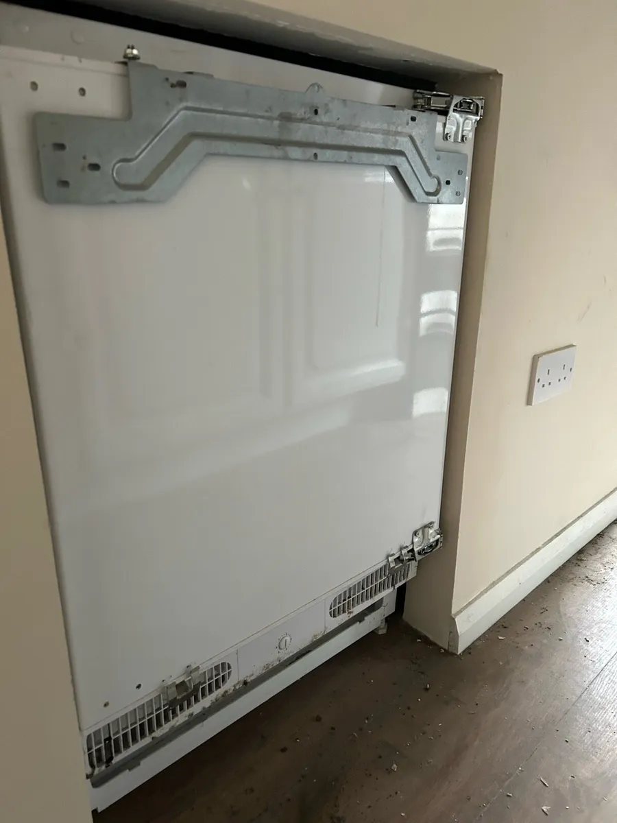 Under build integration fridge - Image 1