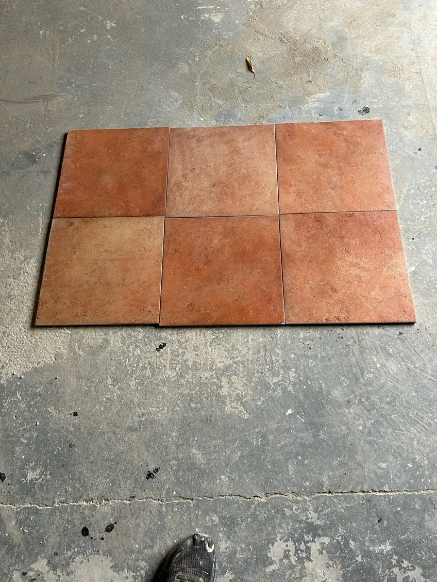 Floor tiles - Image 1