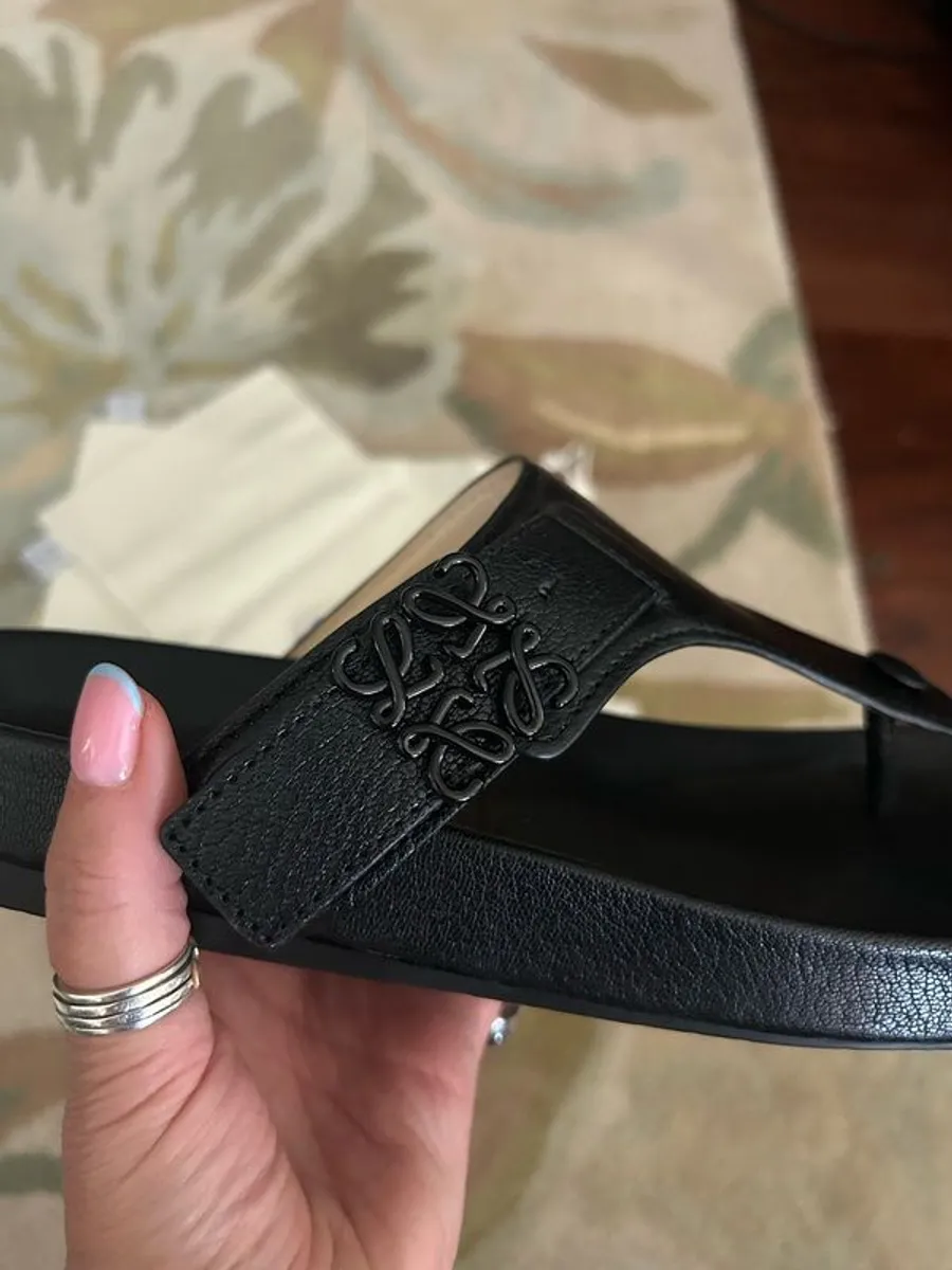 Loewe Thong Sandals in black leather in box,100% Genuine - Image 2