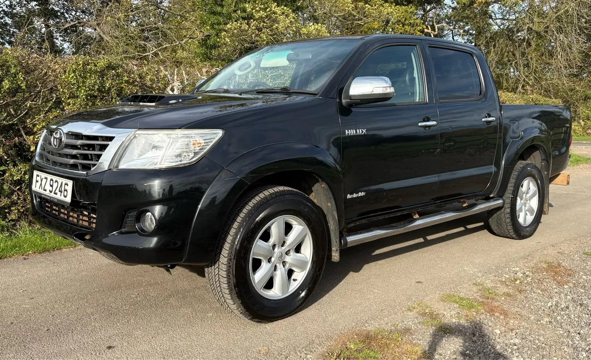 Toyota Hilux Invincible 2014 - Image 1