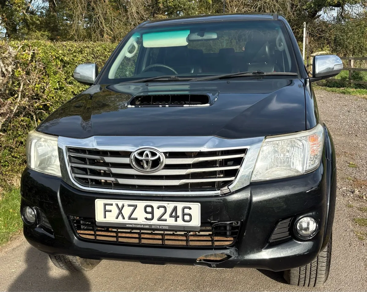 Toyota Hilux Invincible 2014 - Image 2