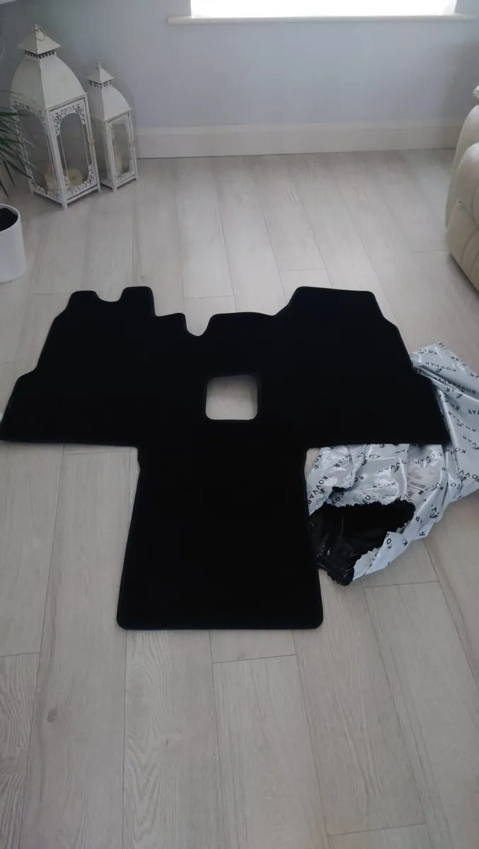 Ford Transit Mk6 premium tailored floor mat