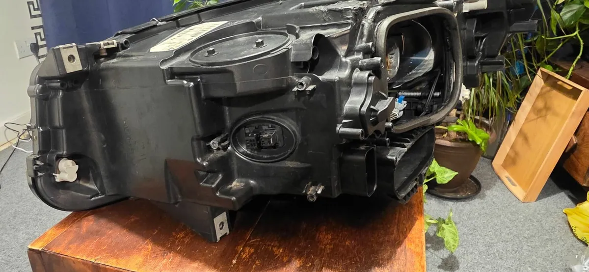 BMW F11 LCI BIXENEON HEADLIGHT FOR PARTS - Image 3