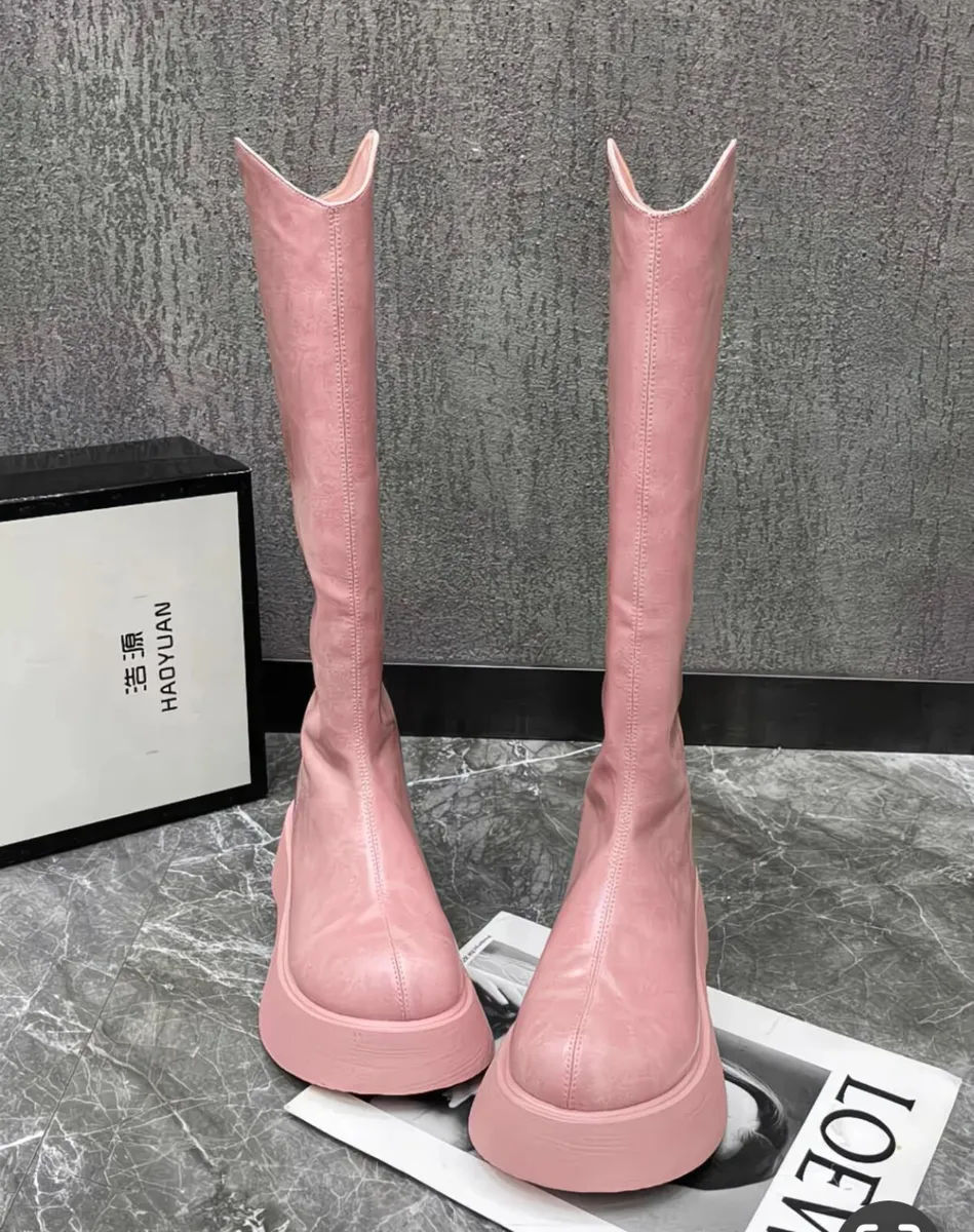 Pink boots - Image 1