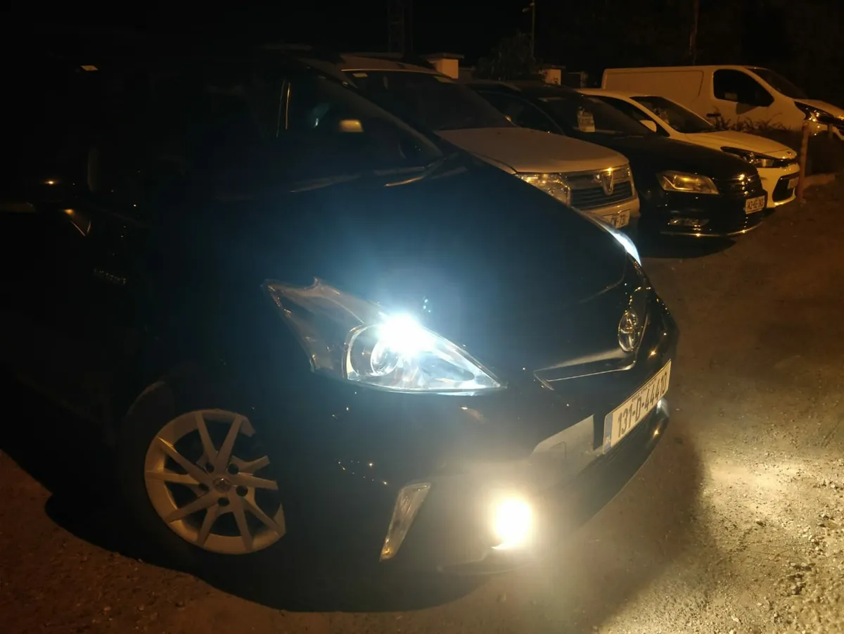 Toyota Prius 2013 Auto Hybrid 7 seater - Image 4