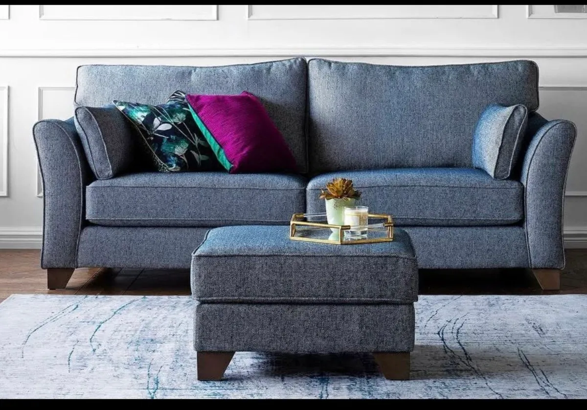 Pristine 2 and 3 seater Sofa - Must Collect - Image 1