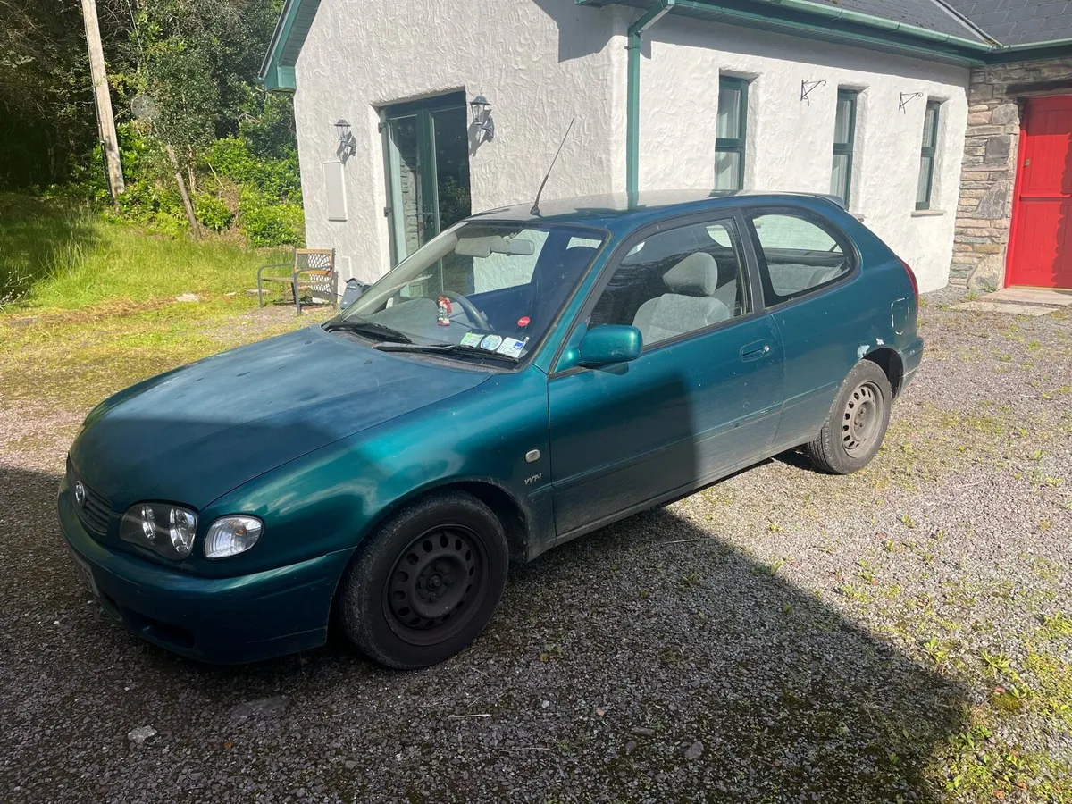 01 Toyota Corolla - Image 3