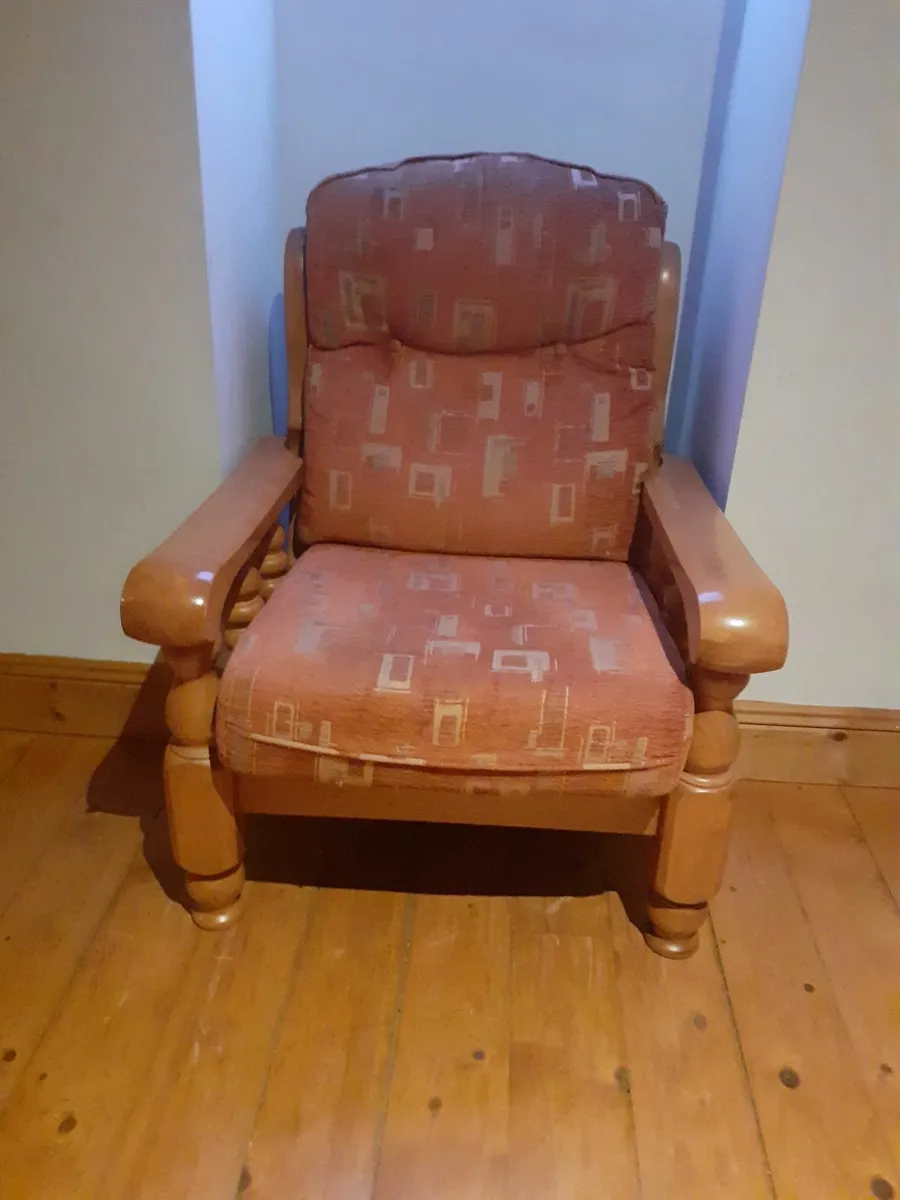 2 Seater and 2 Armchairs - Image 2