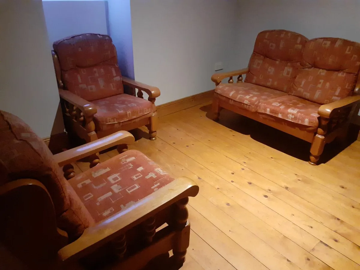 2 Seater and 2 Armchairs - Image 1