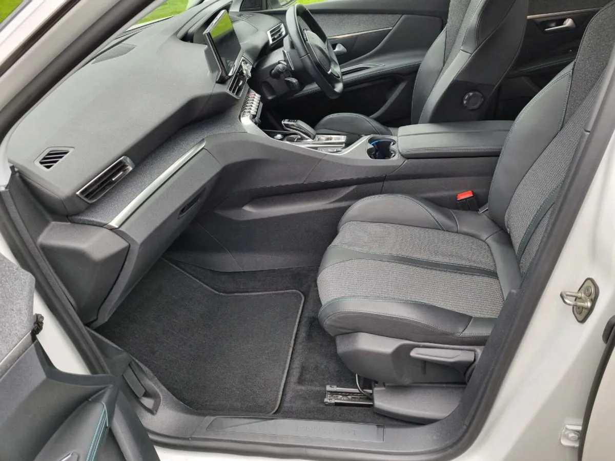 Peugeot 3008 PHEV Allure FWD. Auto. Only 53,000kms - Image 2