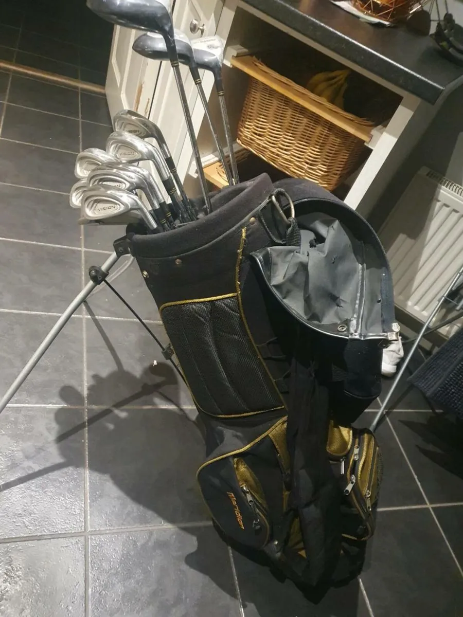FULL SET OF ADULTS GOLF CLUBS - Image 1