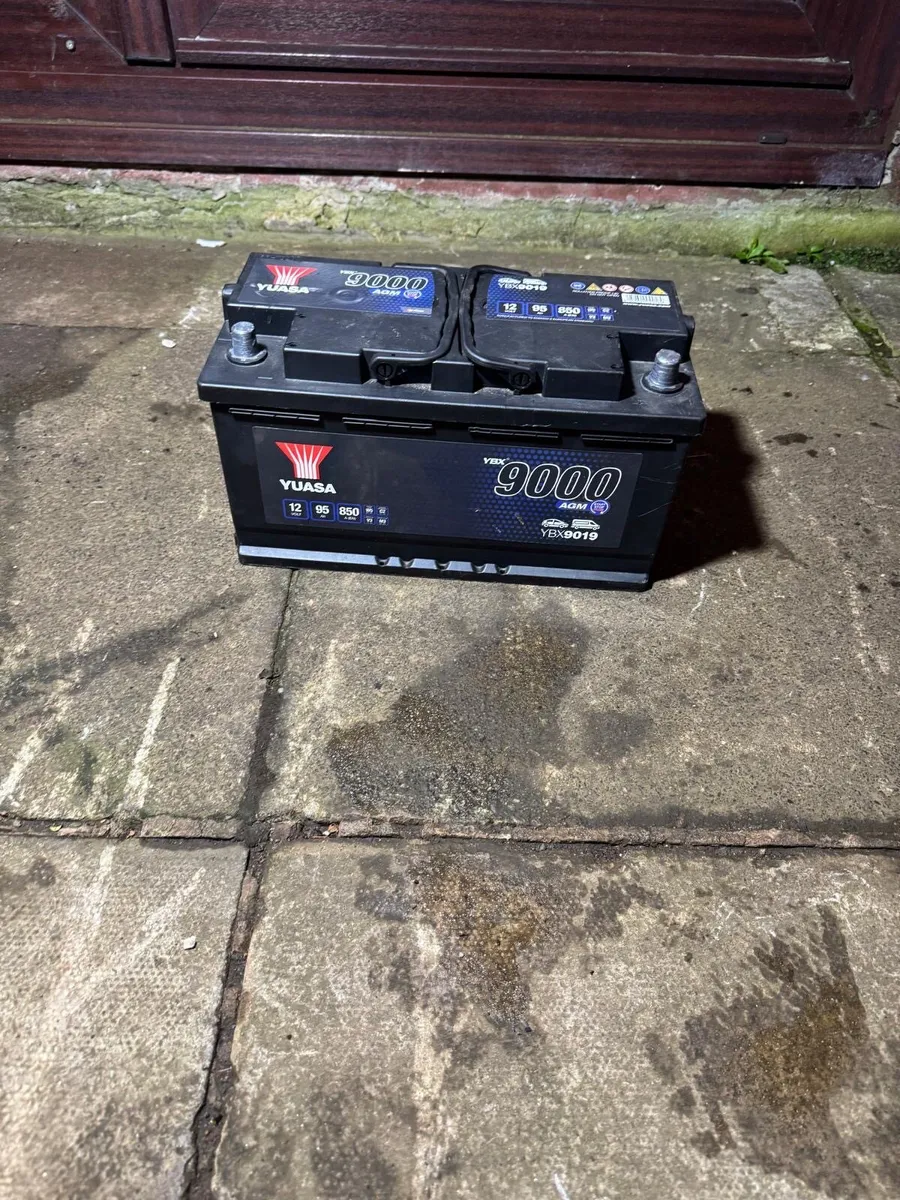 Yuasa YBX9019 car battery - Image 1