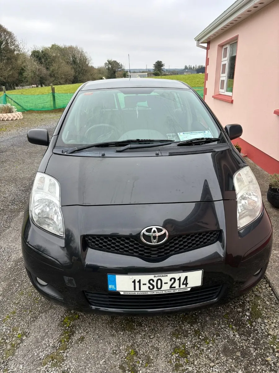 Toyota Yaris 2011 - Image 1