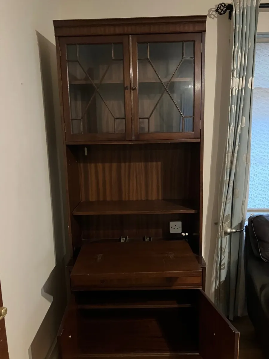 Cabinet - Image 1