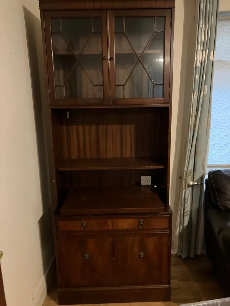 Cabinet - Image 2