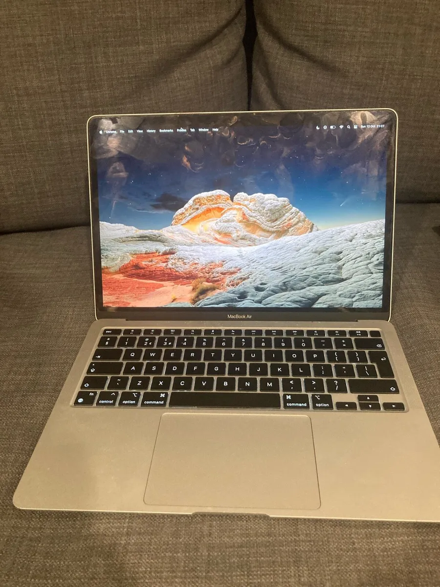 MacBook Air (2020) - Image 2