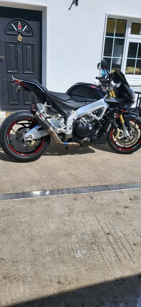 Aprilia tuono v4 1000 - Image 3