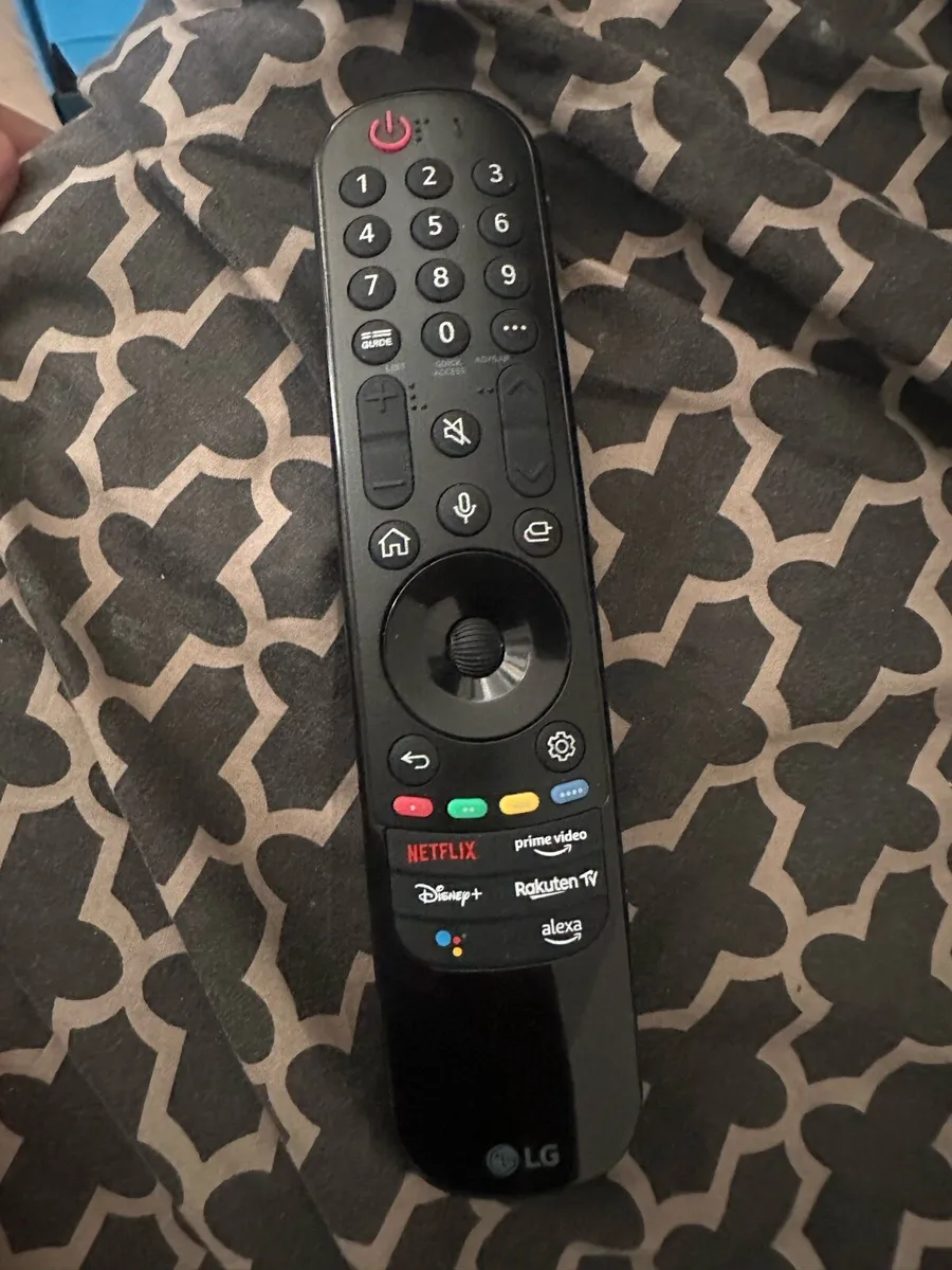 LG 4K 43 inch tv - Image 3