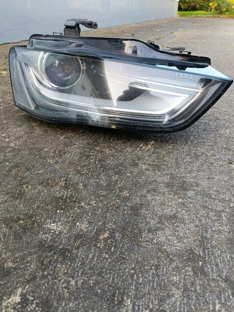 Audi A4 B8.5 xenon headlight lamp RH driver side - Image 1