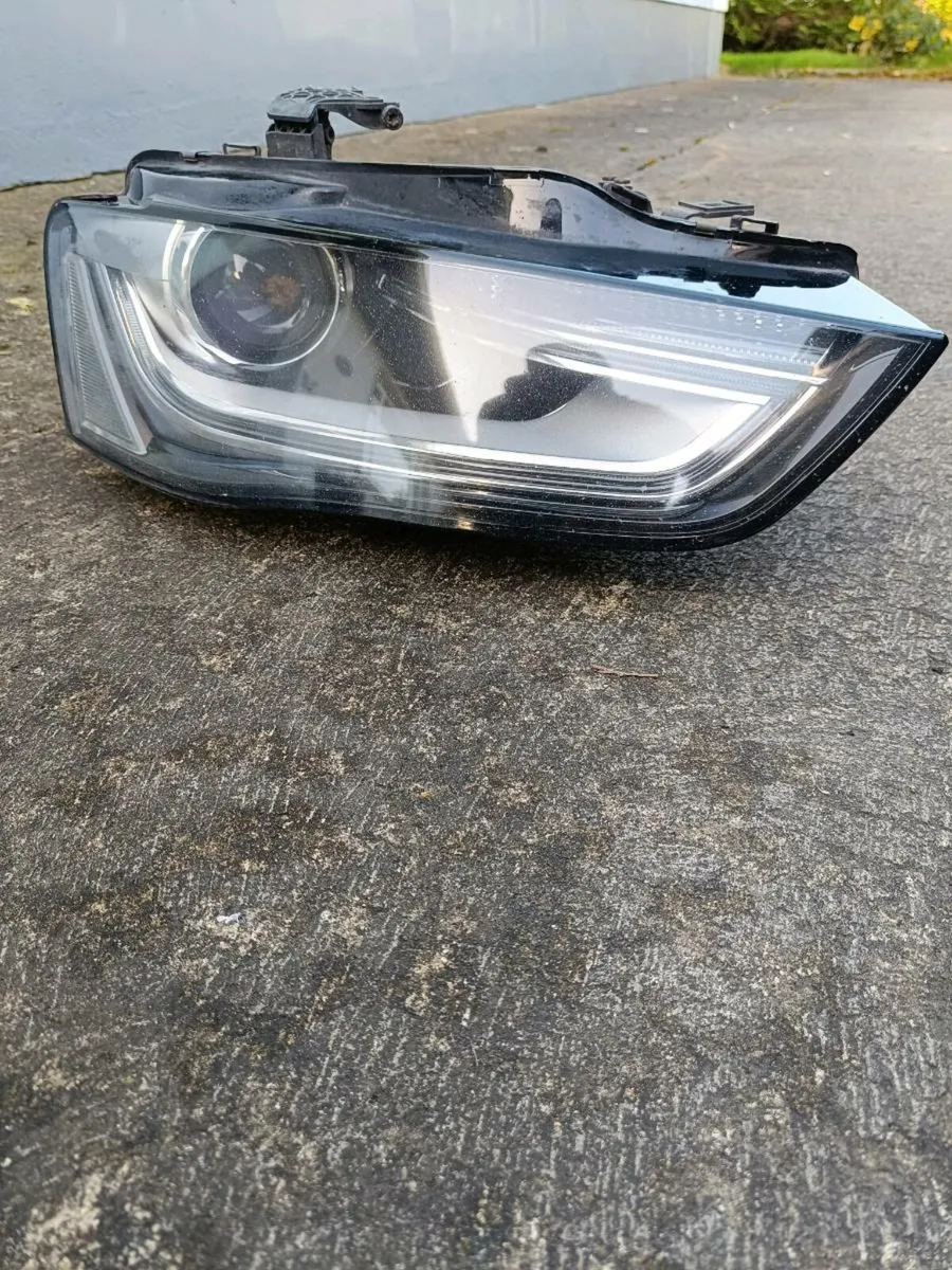 Audi A4 B8.5 xenon headlight lamp RH driver side - Image 2