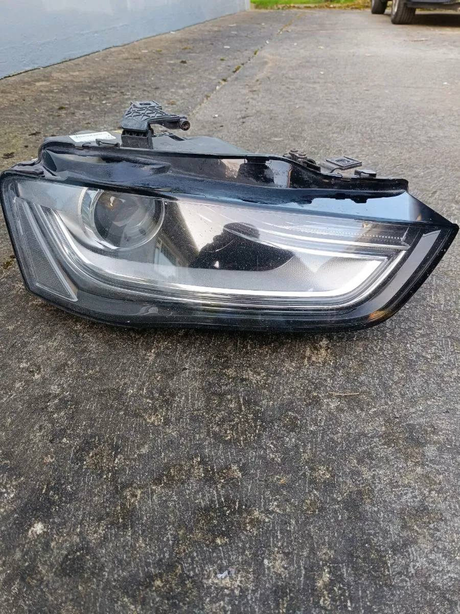 Audi A4 B8.5 xenon headlight lamp RH driver side - Image 3