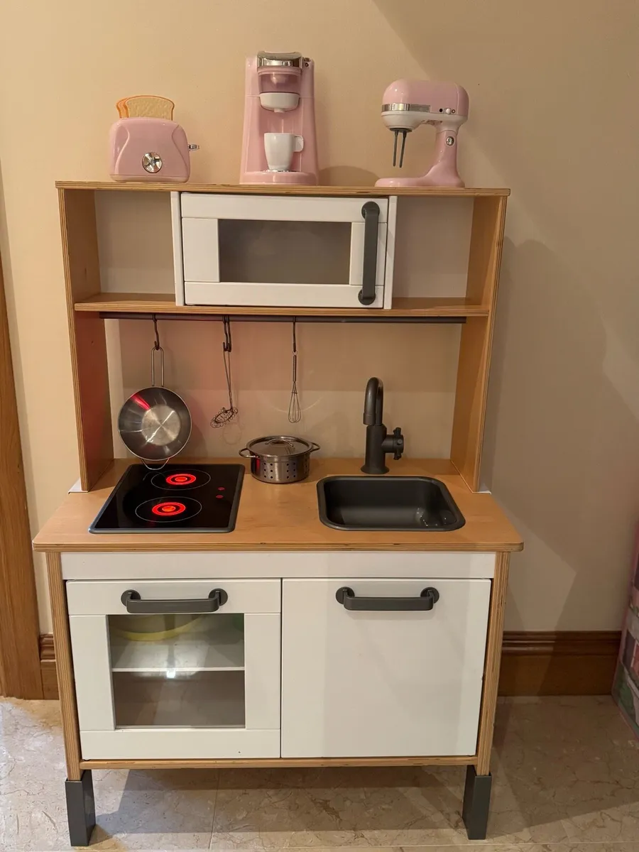 Play Kitchen - Image 1