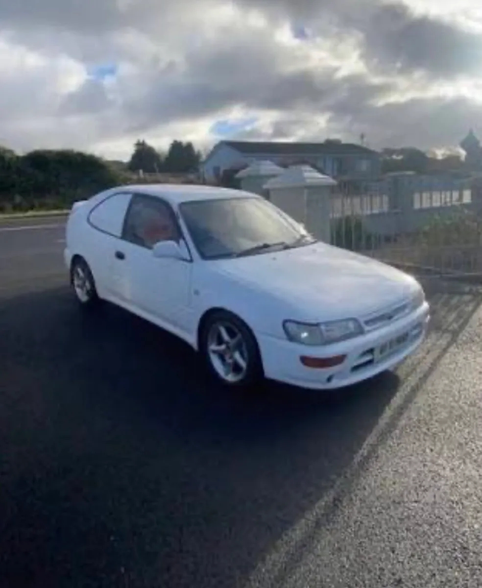 Toyota Corolla van - Image 1