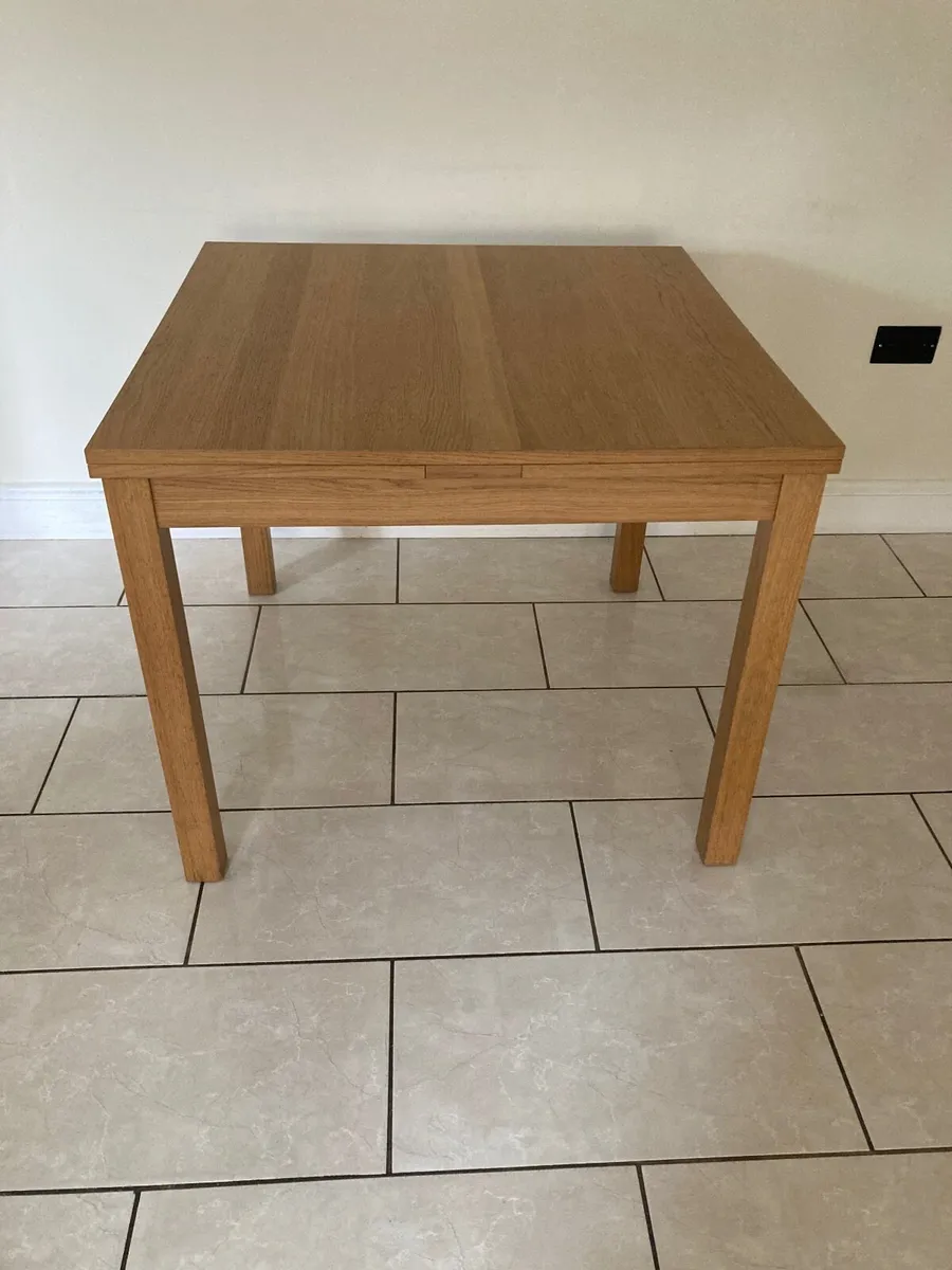 Dining table - Image 1