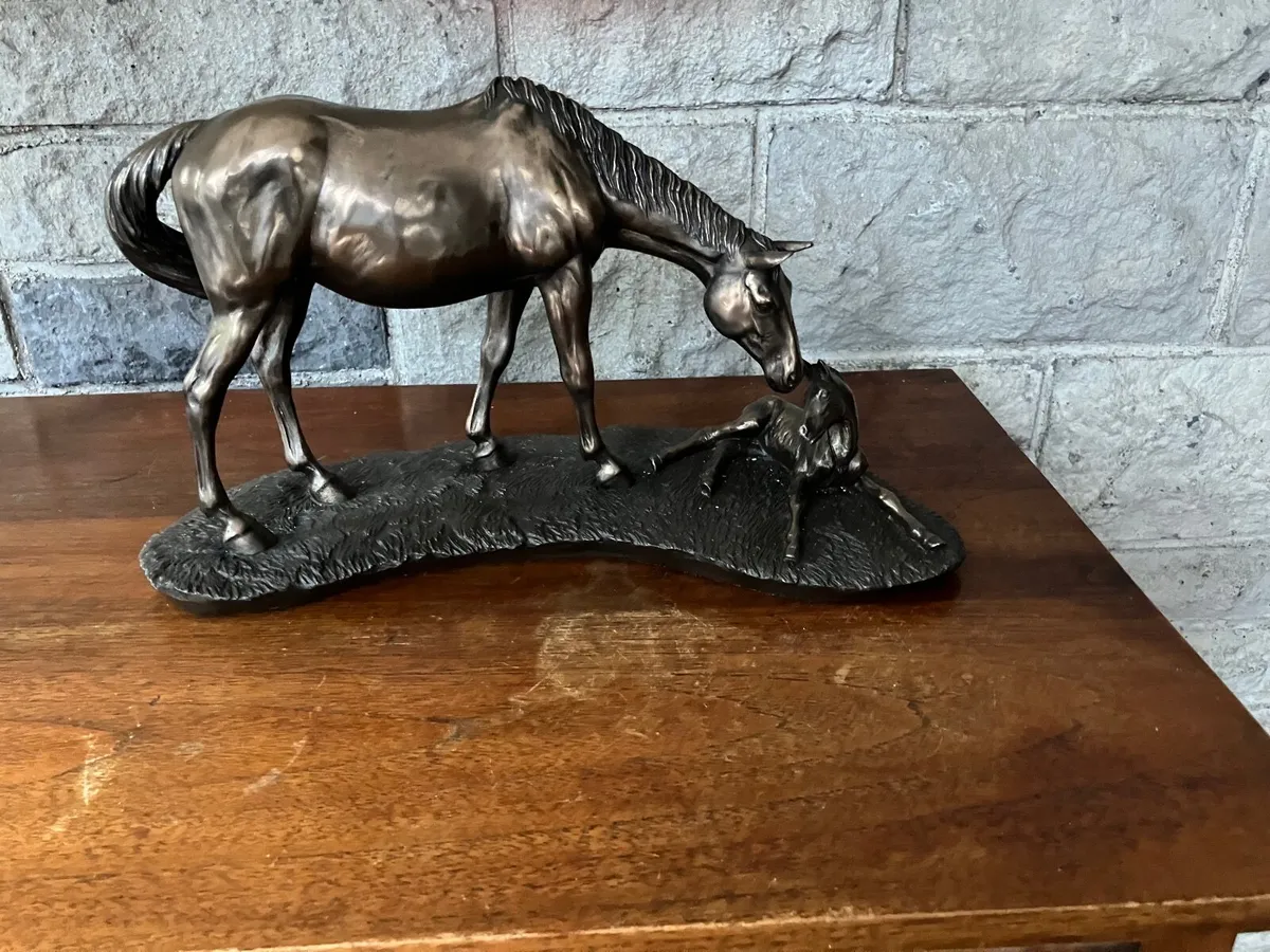 Bronze horse & foal - Image 2