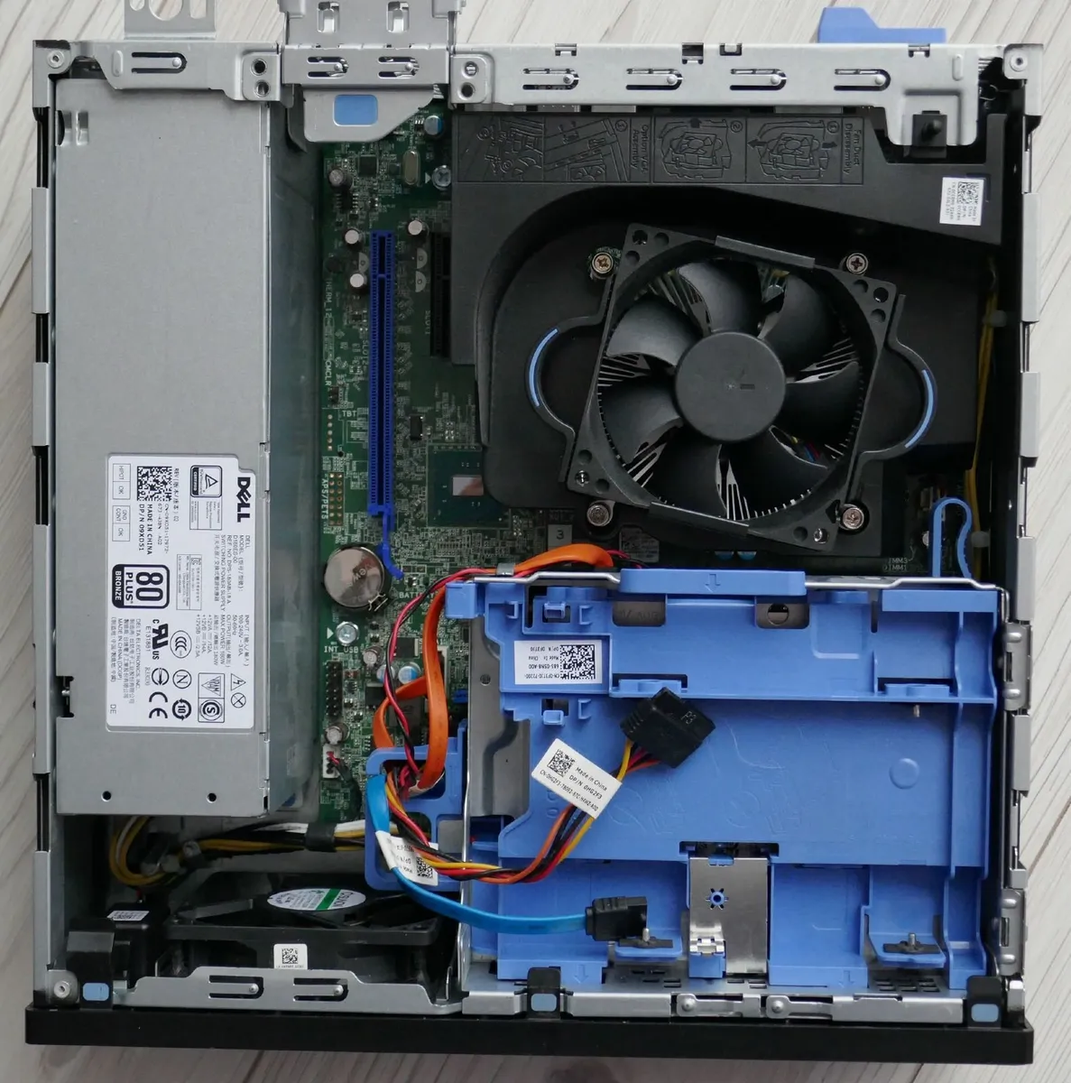 Dell Optiplex 7040 - Image 2