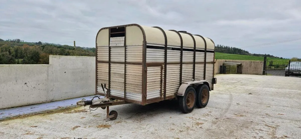 Trailer - Image 1