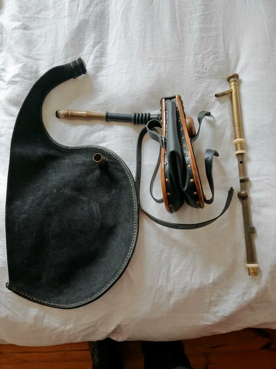 Uilleann pipes