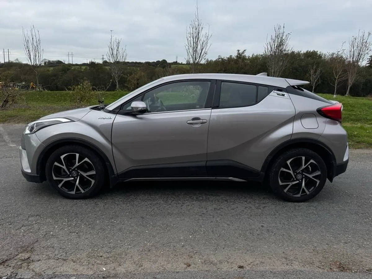 192 Toyota C-hr Sport, Nct 6/27, Tax 6/26 - Image 3