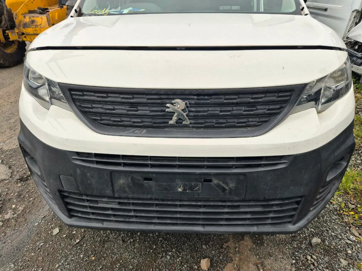 2021 Peugeot Partner Complete front end - Image 2