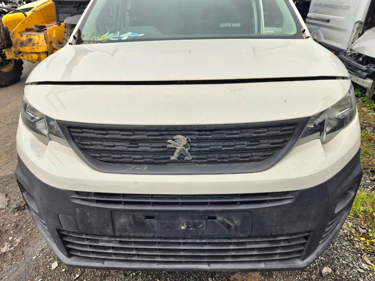 2021 Peugeot Partner Complete front end - Image 1