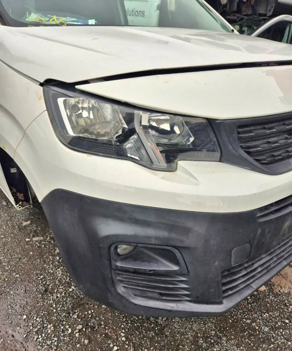 2021 Peugeot Partner Complete front end - Image 4