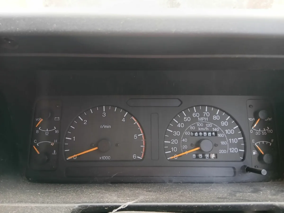 1992 Isuzu trooper for parts - Image 2