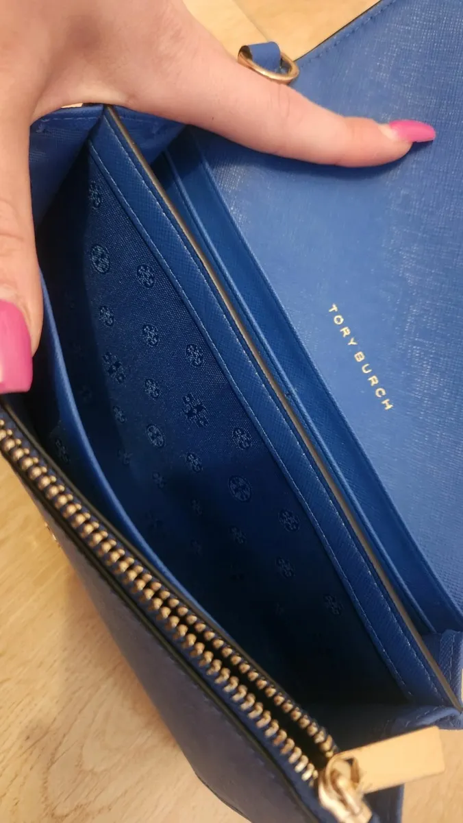 TORY BURCH CROSSBODY (USED ONCE) - Image 4