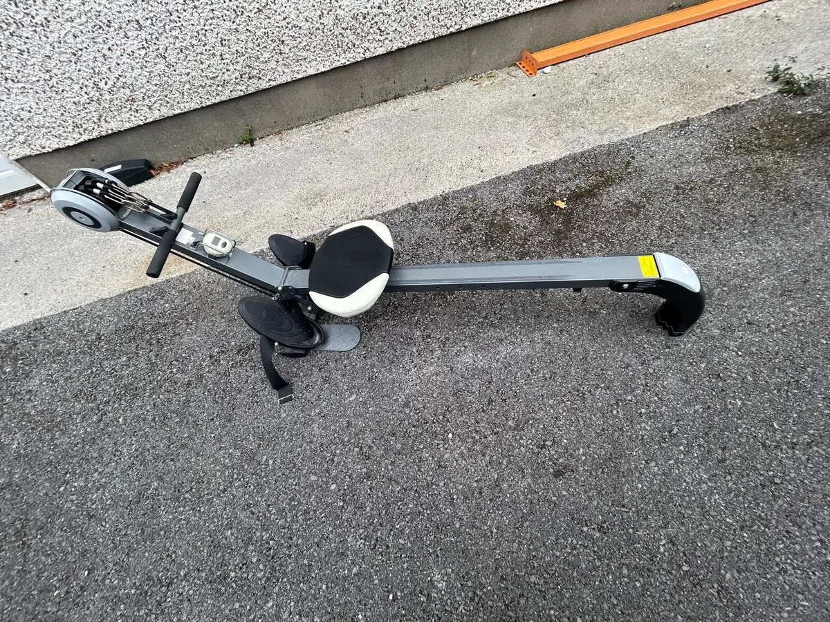 Rowing machine - Image 3