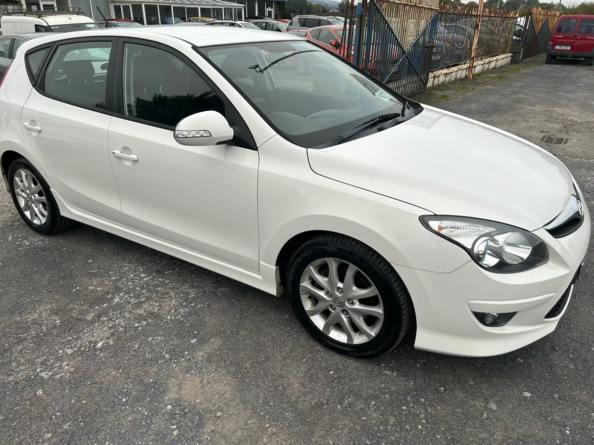 Hyundai i30 Comfort CRDI - Image 2