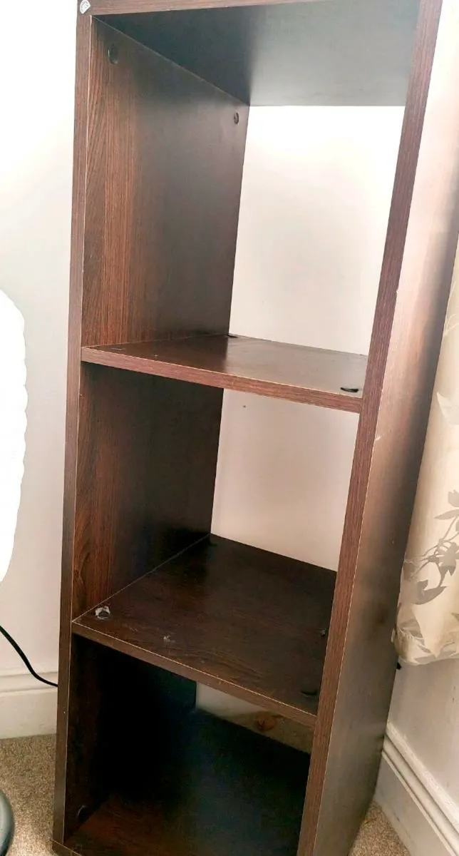 Brown bookshelf - Image 1