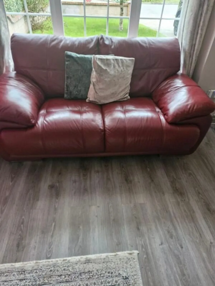 Suite of furniture - Image 2
