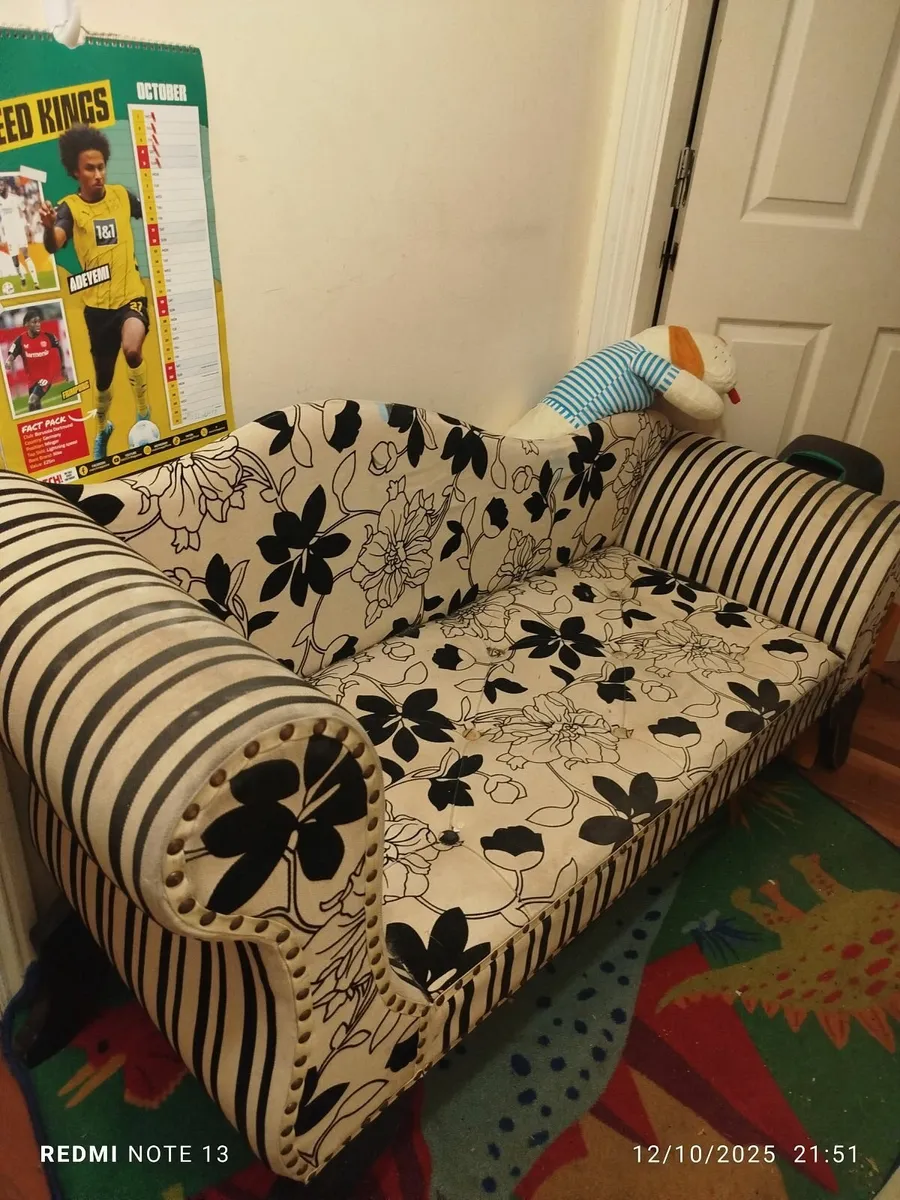 Couch - Image 2