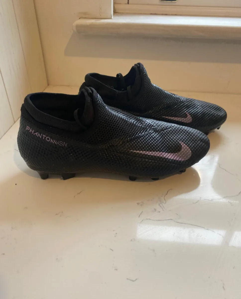 Football boots - Image 2