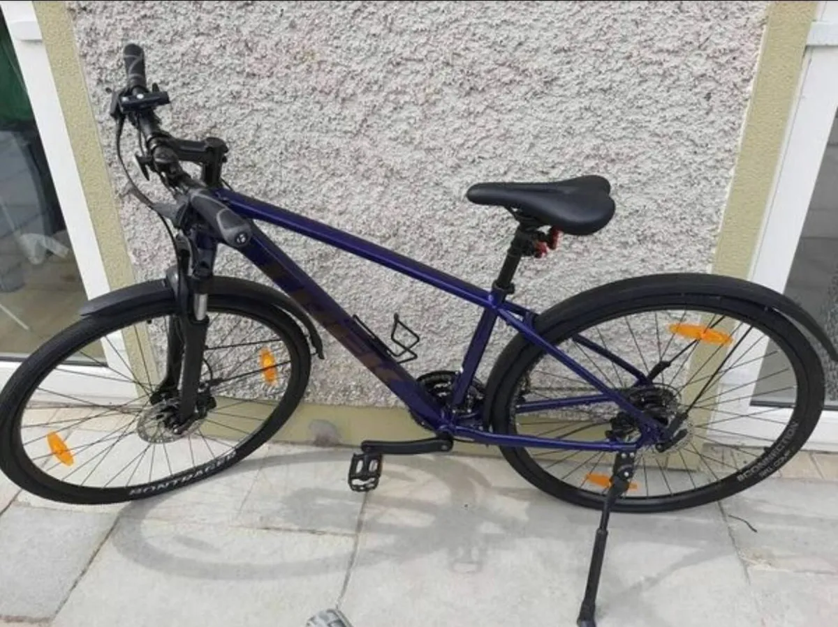 Women's Trek Dual Sport 2 WS hybrid bike - Image 1