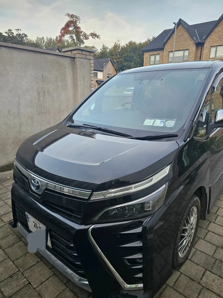 Toyota Voxy 2021 - Image 3