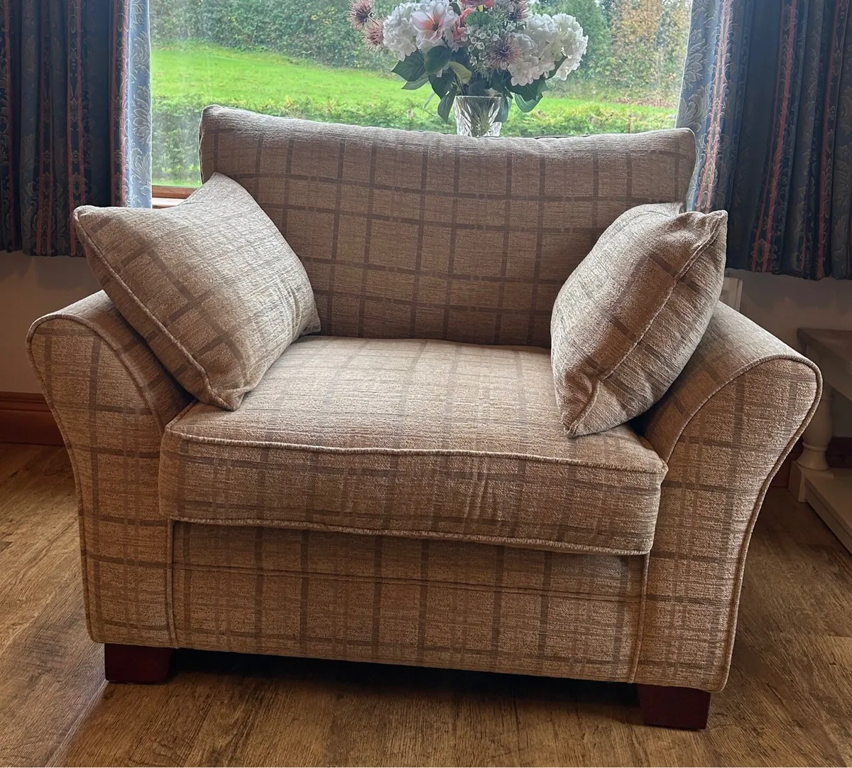 Large Armchair - Image 3