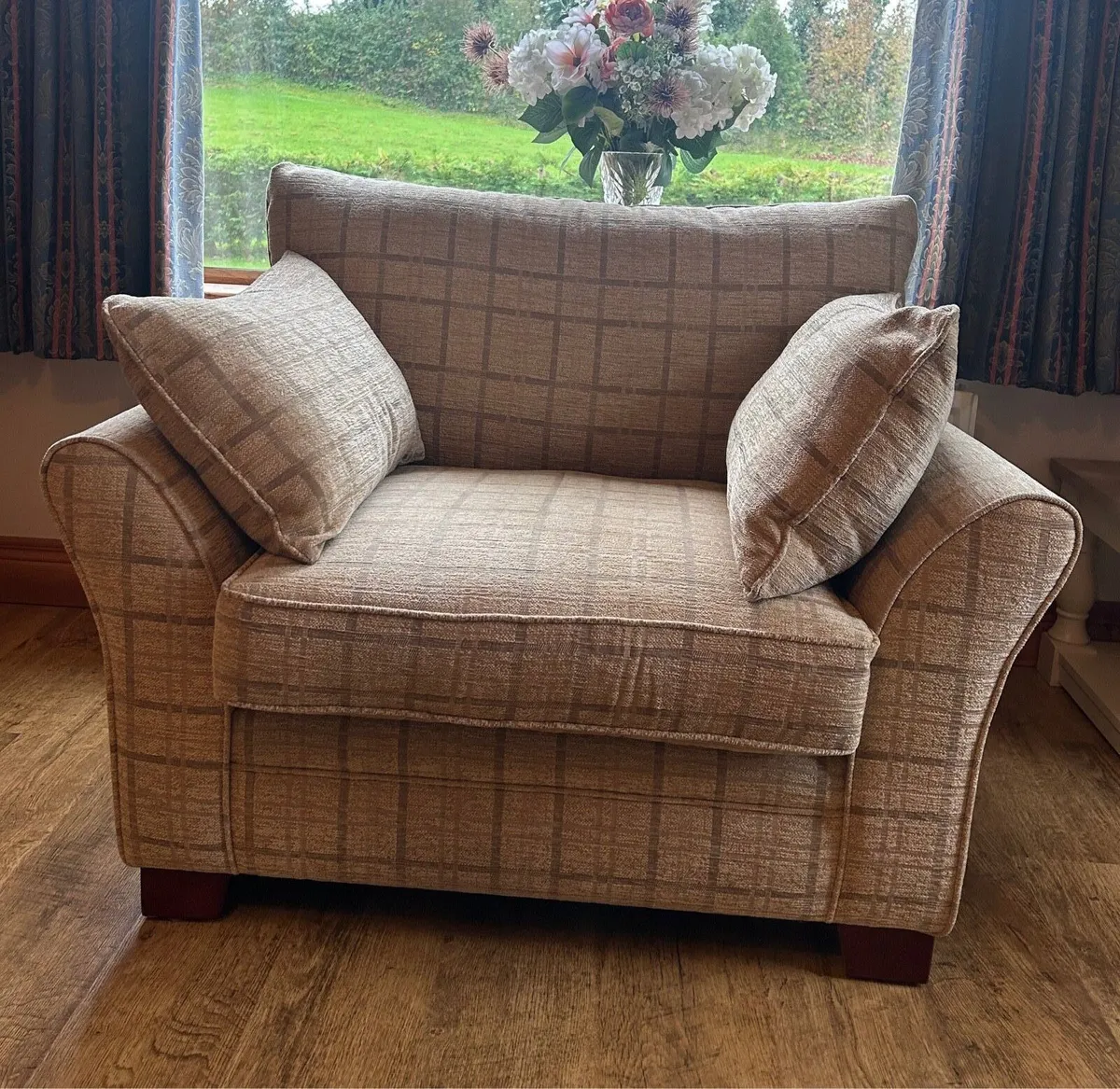 Large Armchair - Image 1
