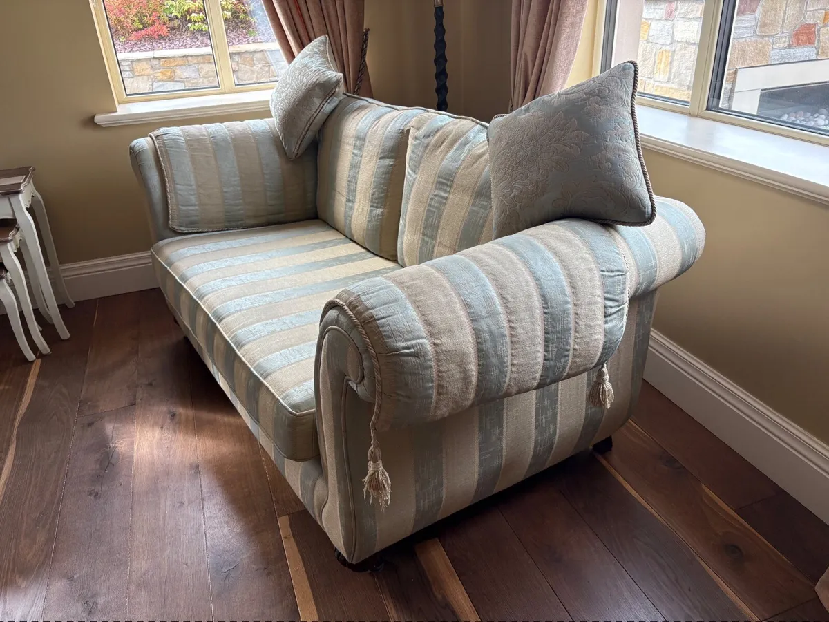 Couch - 2 seater couch for sale - Image 2